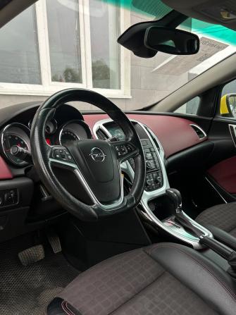 Opel Astra J Рестайлинг с пробегом 2013 года, цена 890 000 рублей, 139100 км, хэтчбек, Автокод Объявления