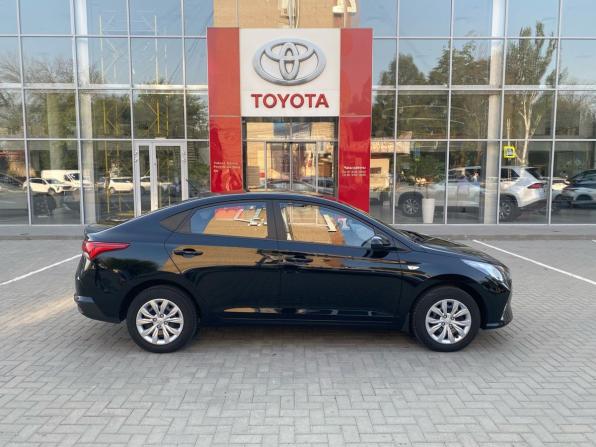 Hyundai Solaris II Рестайлинг с пробегом 2021 года, цена 1 862 000 рублей, 23500 км, седан, Автокод Объявления