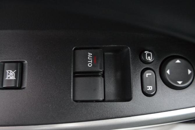 Mazda 2 II Рестайлинг (DE2) с пробегом 2011 года, цена 890 000 рублей, 72063 км, хэтчбек, Автокод Объявления