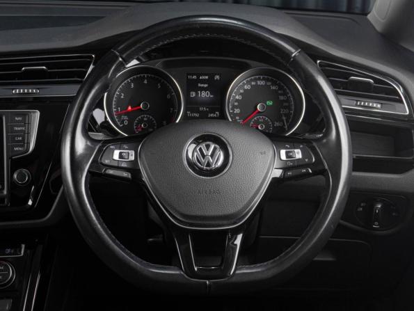 Volkswagen Touran II с пробегом 2015 года, цена 1 399 000 рублей, 111791 км, компактвэн, Автокод Объявления