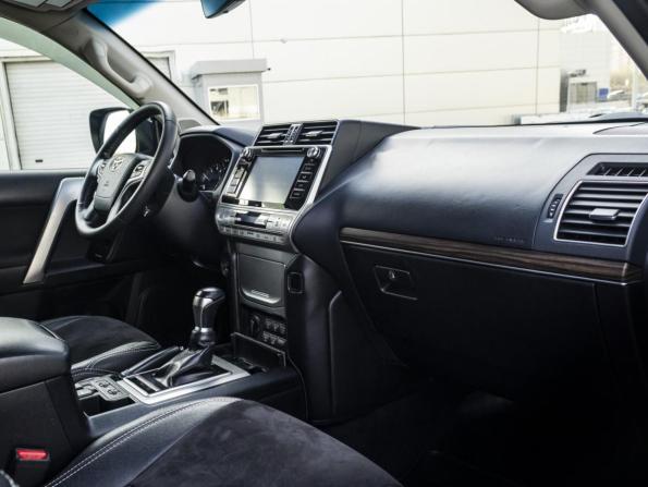 Toyota Land Cruiser Prado 150 Series Рестайлинг 2 с пробегом 2018 года, цена 4 735 000 рублей, 125000 км, внедорожник, Автокод Объявления