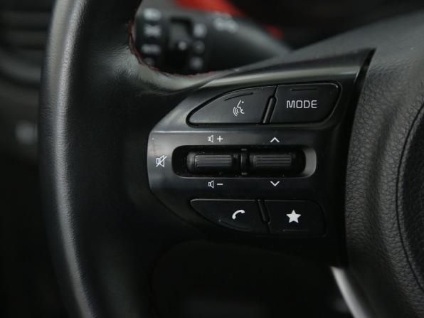 Kia Rio IV Рестайлинг с пробегом 2021 года, цена 1 536 000 рублей, 121000 км, хэтчбек, Автокод Объявления
