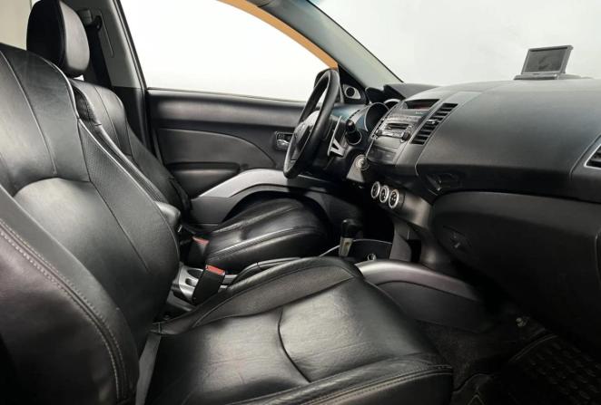 Mitsubishi Outlander II с пробегом 2007 года, цена 635 000 рублей, 318879 км, внедорожник, Автокод Объявления