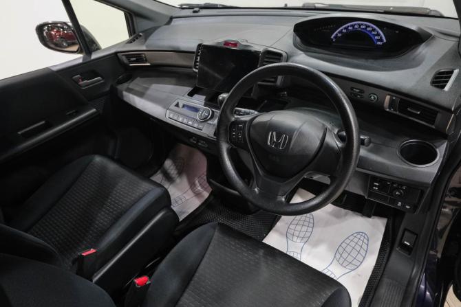 Honda Freed I Рестайлинг с пробегом 2014 года, цена 1 159 000 рублей, 173000 км, компактвэн, Автокод Объявления