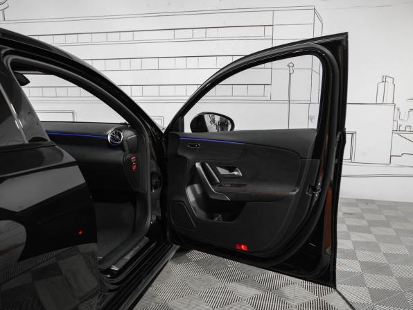 Mercedes-Benz A-Класс IV (W177) с пробегом 2022 года, цена 3 099 000 рублей, 37174 км, седан, Автокод Объявления