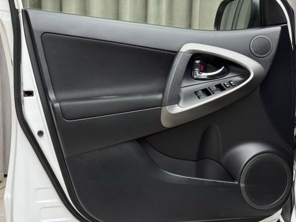 Toyota RAV4 III (XA30) Рестайлинг с пробегом 2012 года, цена 1 599 000 рублей, 145807 км, внедорожник, Автокод Объявления