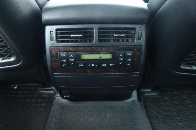 Toyota Land Cruiser 200 Series Рестайлинг 1 с пробегом 2015 года, цена 4 189 000 рублей, 207683 км, внедорожник, Автокод Объявления