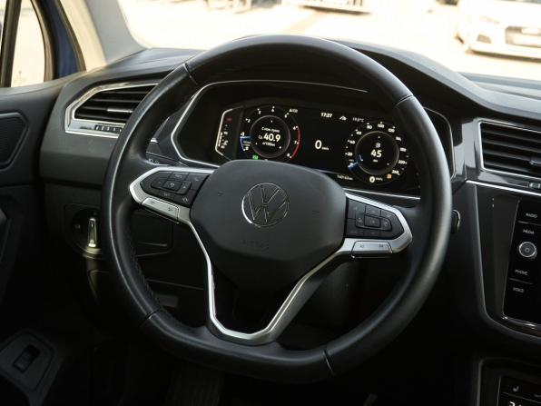 Volkswagen Tiguan II Рестайлинг с пробегом 2021 года, цена 3 068 000 рублей, 140095 км, внедорожник, Автокод Объявления