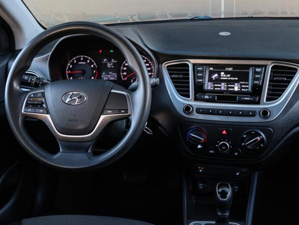 Hyundai Solaris II Рестайлинг с пробегом 2021 года, цена 1 550 000 рублей, 110679 км, седан, Автокод Объявления