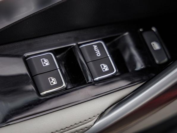 Chevrolet Captiva II с пробегом 2022 года, цена 2 198 000 рублей, 65290 км, внедорожник, Автокод Объявления