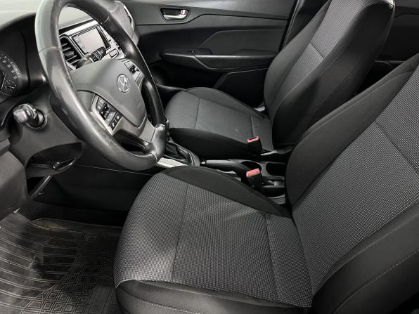 Hyundai Solaris II с пробегом 2018 года, цена 1 490 000 рублей, 126239 км, седан, Автокод Объявления