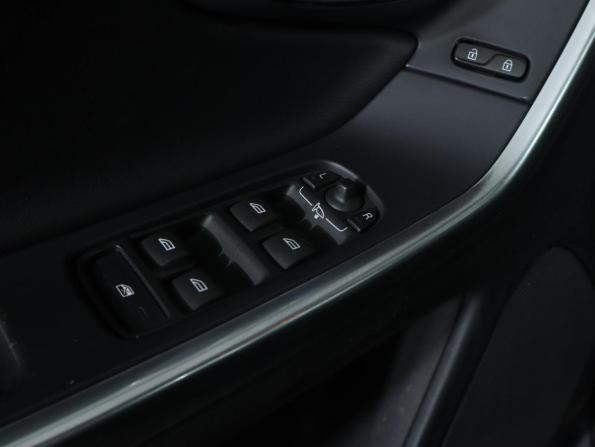 Volvo XC60 I Рестайлинг с пробегом 2016 года, цена 1 899 000 рублей, 216000 км, внедорожник, Автокод Объявления