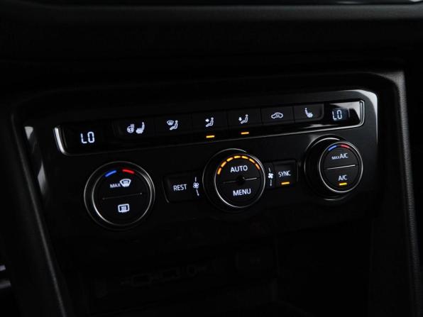 Volkswagen Tiguan II с пробегом 2018 года, цена 2 389 000 рублей, 114630 км, внедорожник, Автокод Объявления