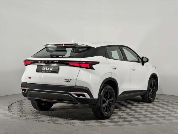 Omoda C5 I Рестайлинг с пробегом 2024 года, цена 2 120 000 рублей, 5352 км, внедорожник, Автокод Объявления