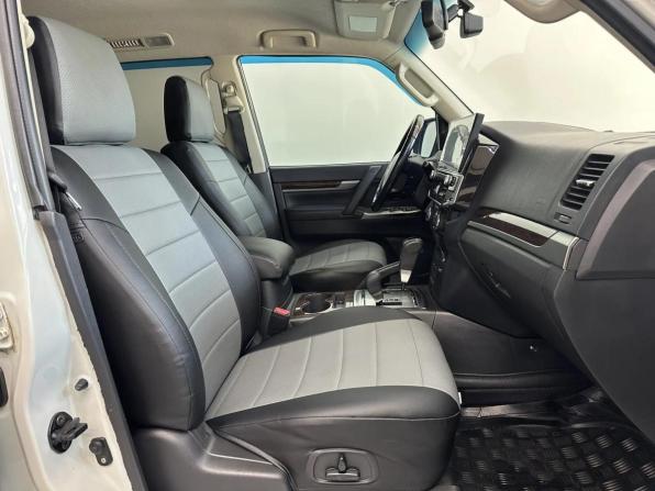 Mitsubishi Pajero IV Рестайлинг 2 с пробегом 2019 года, цена 3 785 000 рублей, 124027 км, внедорожник, Автокод Объявления