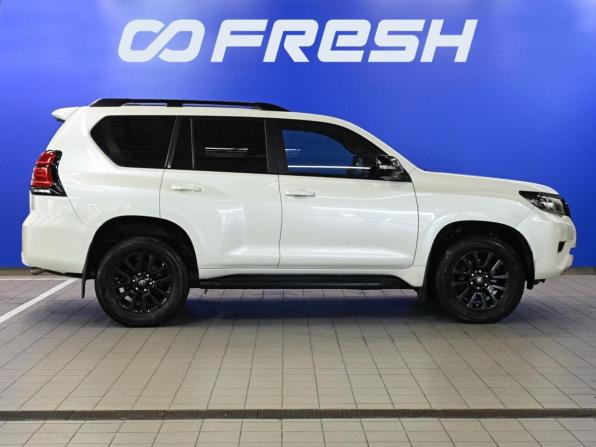 Toyota Land Cruiser Prado 150 Series Рестайлинг 2 с пробегом 2017 года, цена 4 200 000 рублей, 388589 км, внедорожник, Автокод Объявления