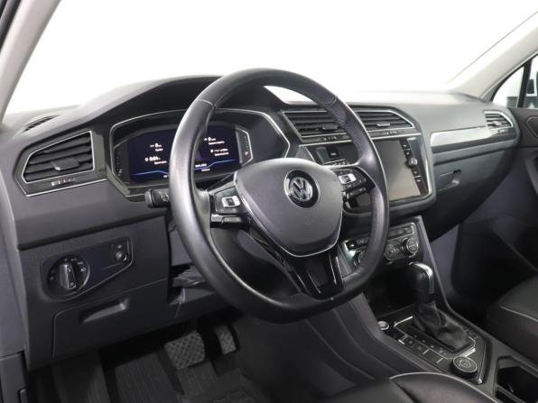 Volkswagen Tiguan II с пробегом 2020 года, цена 3 349 000 рублей, 72455 км, внедорожник, Автокод Объявления