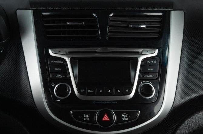 Hyundai Solaris I с пробегом 2013 года, цена 629 000 рублей, 265000 км, седан, Автокод Объявления