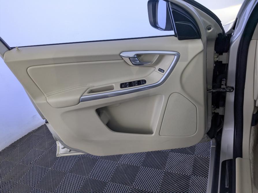 Volvo XC60 I Рестайлинг Москва  - изображение 18