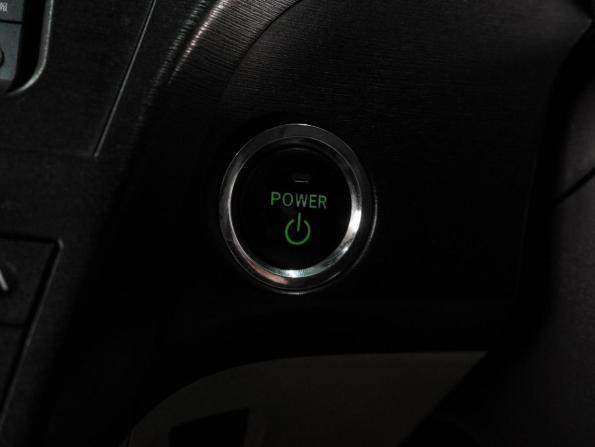 Toyota Prius III (XW30) с пробегом 2010 года, цена 919 000 рублей, 240313 км, лифтбек, Автокод Объявления