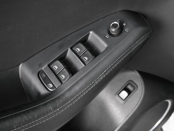Audi Q5 I (8R) с пробегом 2012 года, цена 1 529 000 рублей, 241219 км, внедорожник, Автокод Объявления