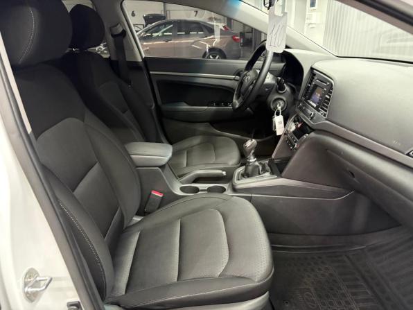 Hyundai Elantra VI (AD) с пробегом 2017 года, цена 1 297 000 рублей, 174986 км, седан, Автокод Объявления