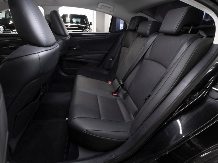 Lexus ES VII Москва  - изображение 13