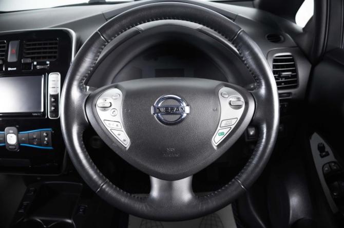 Nissan Leaf I (ZE0/AZE0) с пробегом 2016 года, цена 1 369 000 рублей, 102400 км, хэтчбек, Автокод Объявления