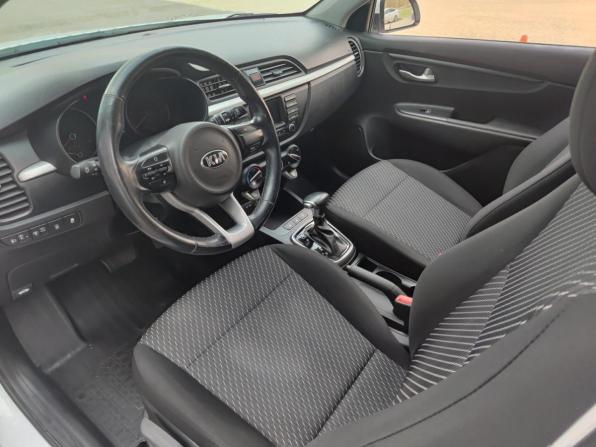 Kia Rio IV с пробегом 2018 года, цена 1 599 800 рублей, 80501 км, хэтчбек, Автокод Объявления