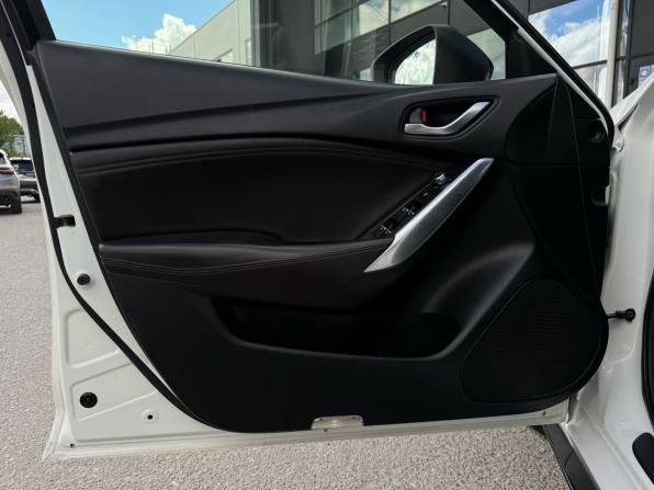 Mazda 6 III (GJ) Рестайлинг с пробегом 2016 года, цена 1 640 500 рублей, 232198 км, седан, Автокод Объявления