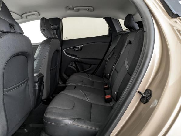 Volvo V40 Cross Country I с пробегом 2013 года, цена 1 490 000 рублей, 117941 км, хэтчбек, Автокод Объявления