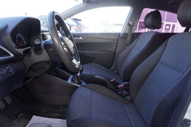 Hyundai Solaris II с пробегом 2017 года, цена 1 075 000 рублей, 185383 км, седан, Автокод Объявления