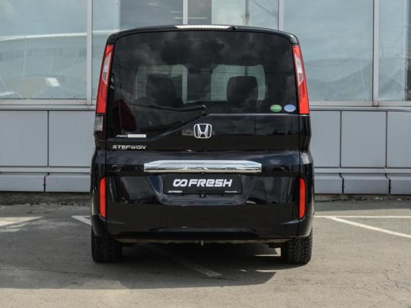Honda Stepwgn V с пробегом 2016 года, цена 1 812 000 рублей, 212369 км, минивэн, Автокод Объявления