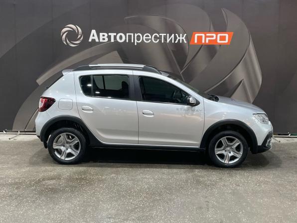 Renault Sandero II Рестайлинг с пробегом 2019 года, цена 980 000 рублей, 89833 км, хэтчбек, Автокод Объявления