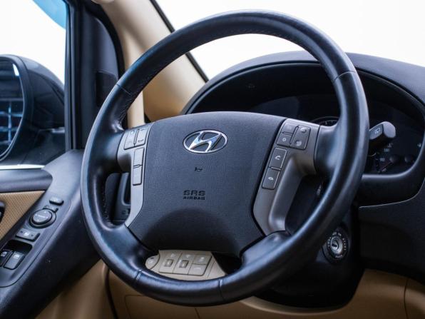 Hyundai H-1 II Рестайлинг 2 с пробегом 2018 года, цена 3 258 000 рублей, 87500 км, минивэн, Автокод Объявления