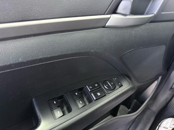 Hyundai Elantra VI (AD) с пробегом 2016 года, цена 1 299 000 рублей, 188000 км, седан, Автокод Объявления