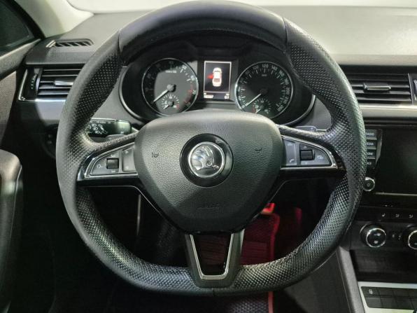 Skoda Octavia III (A7) с пробегом 2016 года, цена 1 430 000 рублей, 177683 км, лифтбек, Автокод Объявления