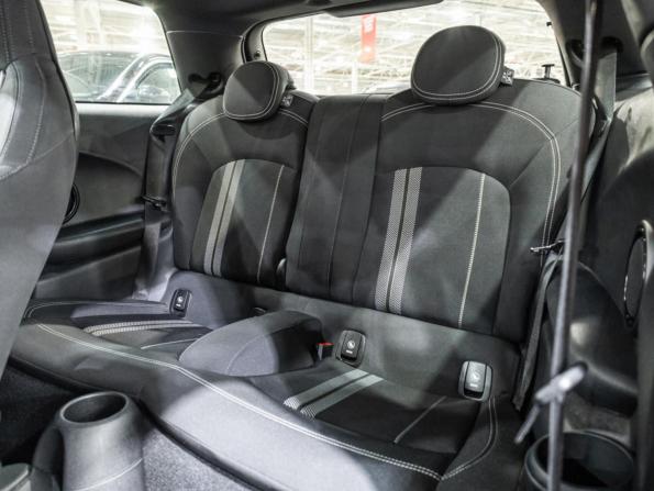 Mini Hatch III (F55/F56) Рестайлинг с пробегом 2019 года, цена 2 780 000 рублей, 54711 км, хэтчбек, Автокод Объявления