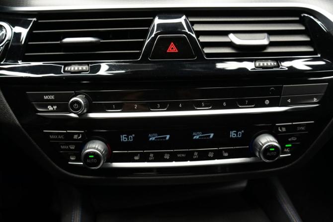 BMW 5 серии VII (G30/G31/G38) Рестайлинг с пробегом 2021 года, цена 4 390 000 рублей, 158331 км, седан, Автокод Объявления