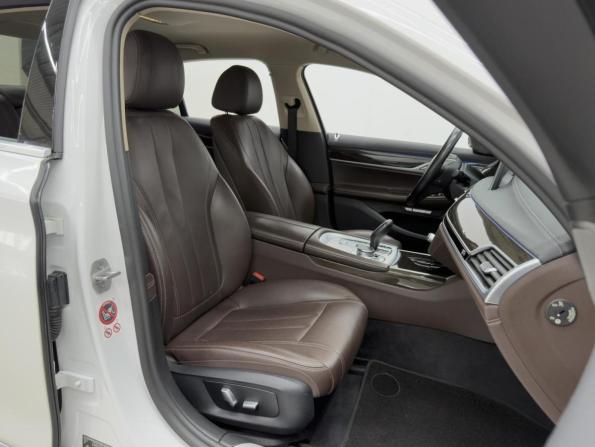 BMW 7 серии VI (G11/G12) с пробегом 2017 года, цена 3 150 000 рублей, 193727 км, седан, Автокод Объявления