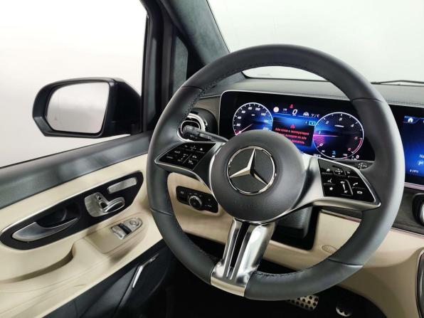 Новый Mercedes-Benz V-Класс III (W447) Рестайлинг 2 2026 года, цена 15 109 600 рублей, минивэн, Автокод Объявления