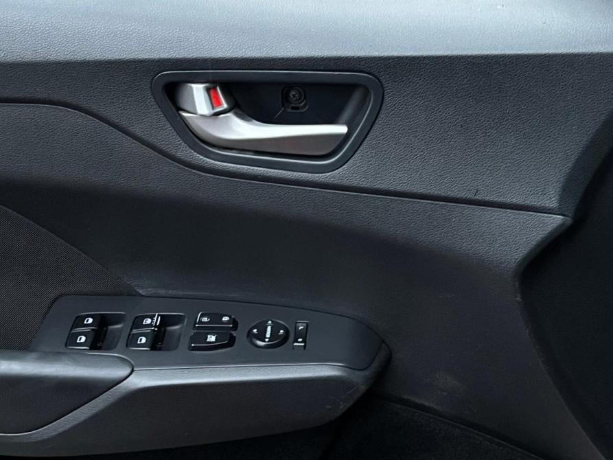 Hyundai Solaris II Санкт-Петербург  - изображение 22