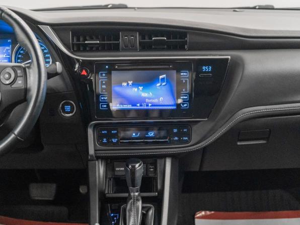 Toyota Corolla XI (E160 E170 E180) Рестайлинг 1 с пробегом 2017 года, цена 1 900 000 рублей, 96500 км, седан, Автокод Объявления