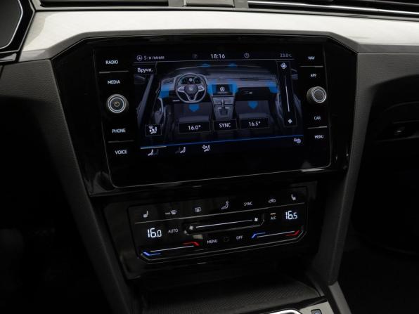Volkswagen Passat B8 Рестайлинг с пробегом 2021 года, цена 2 450 000 рублей, 102773 км, седан, Автокод Объявления