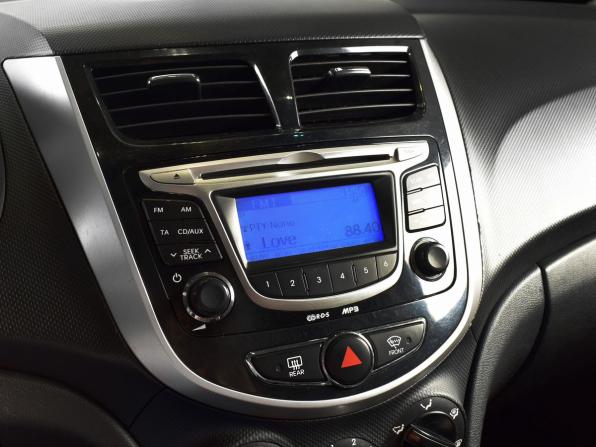 Hyundai Solaris I с пробегом 2011 года, цена 689 995 рублей, 185419 км, седан, Автокод Объявления
