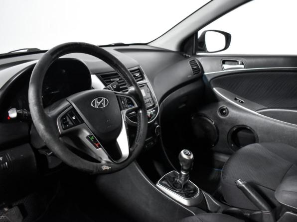 Hyundai Solaris I Рестайлинг с пробегом 2015 года, цена 624 000 рублей, 279947 км, седан, Автокод Объявления