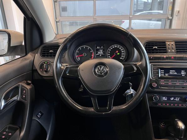 Volkswagen Polo V Рестайлинг с пробегом 2017 года, цена 1 275 000 рублей, 139099 км, седан, Автокод Объявления