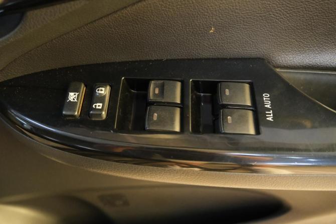 Toyota Corolla X (E140 E150) Рестайлинг с пробегом 2010 года, цена 1 289 000 рублей, 180000 км, универсал, Автокод Объявления
