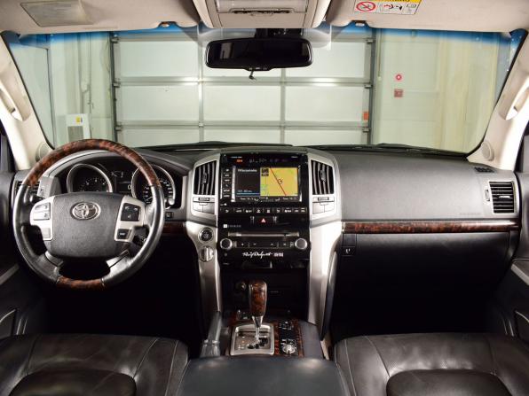 Toyota Land Cruiser 200 Series Рестайлинг 1 с пробегом 2015 года, цена 4 299 995 рублей, 179959 км, внедорожник, Автокод Объявления