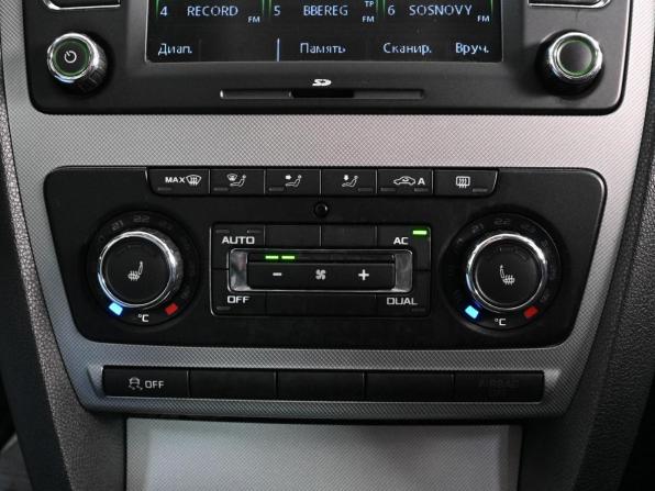 Skoda Octavia II (A5) Рестайлинг с пробегом 2012 года, цена 890 000 рублей, 217143 км, лифтбек, Автокод Объявления